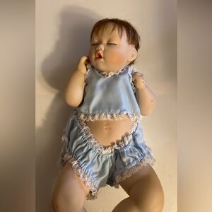 Vintage 1996 TITUS TOMESCU ASHTON DRAKE PORCELAIN DOLL, 18" SLEEPING BABY
